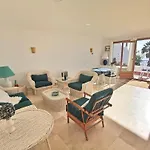 アパート Carabeo 36 Solecito Seaview ネルハ